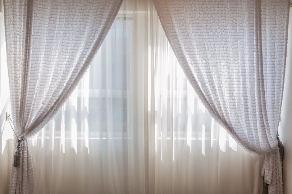 como limpar cortinas em casa e manter tecido claro sem poeira