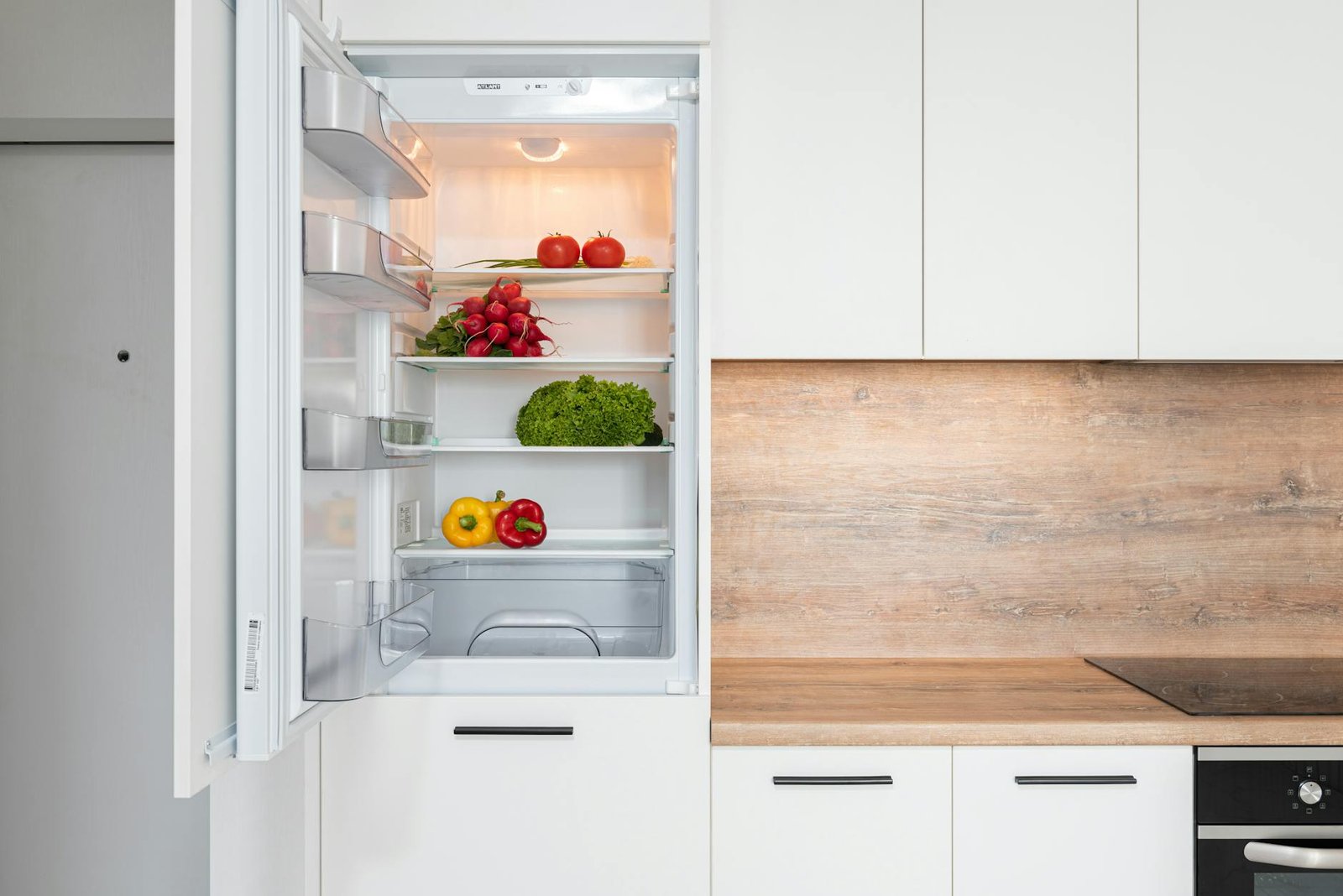 geladeira organizada com verduras frescas para conservar por mais tempo