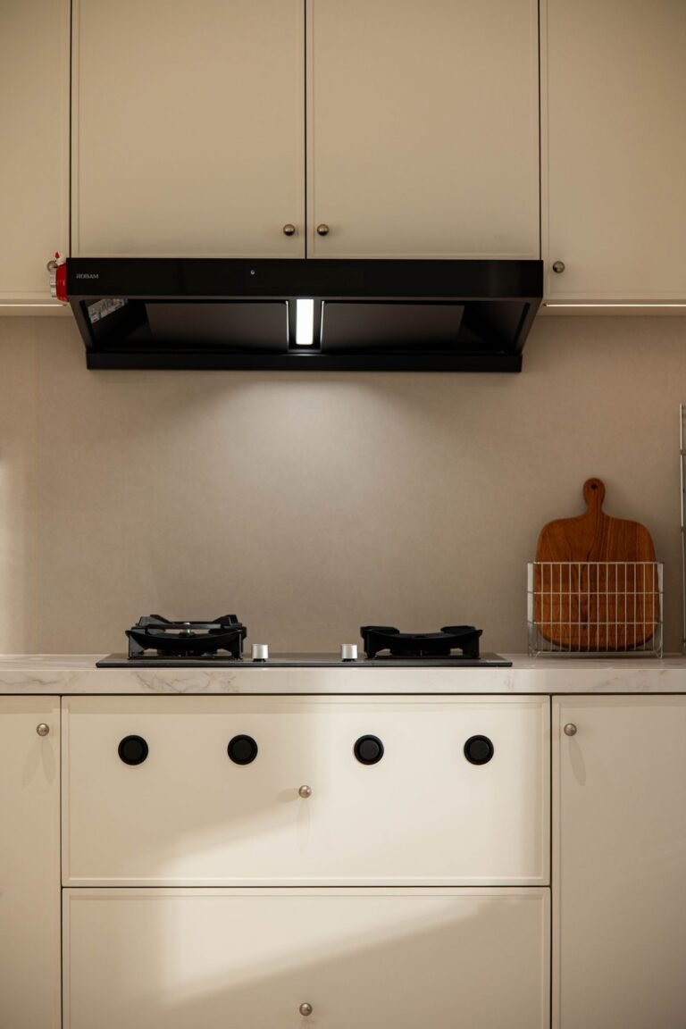 Como Limpar Cooktop de Vidro sem Riscar: O Guia Definitivo para Tirar Gordura Queimada
