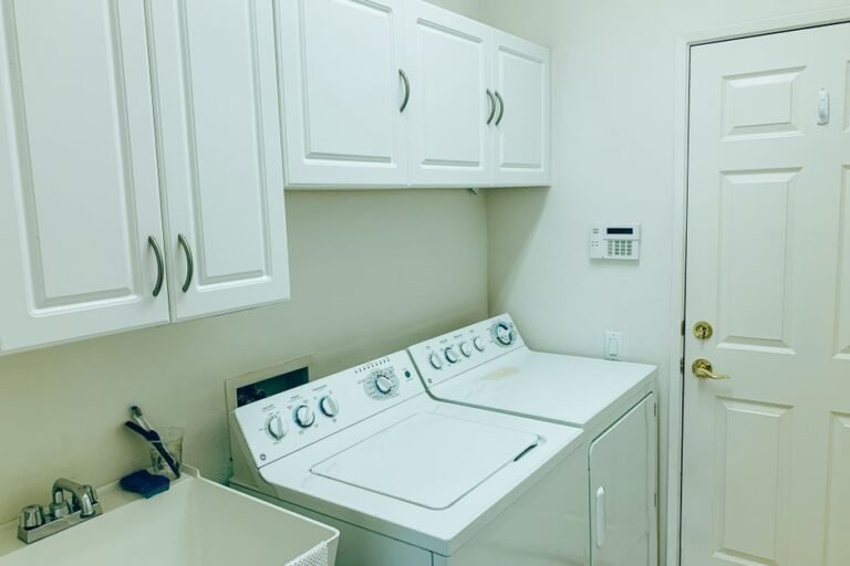 Como Organizar Produtos de Limpeza em Casa: O Método Inteligente que Economiza Tempo e Dinheiro