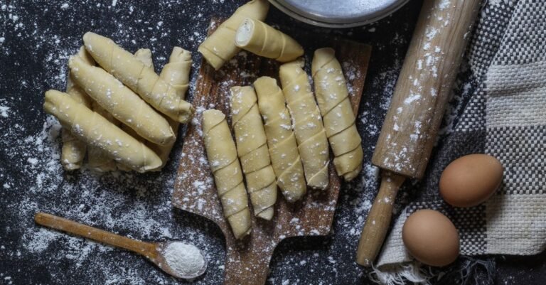 Como Fazer Massa de Pastel Caseira: Guia Completo Para Ficar Crocante, Sequinha e Muito Mais Barata que Pronta