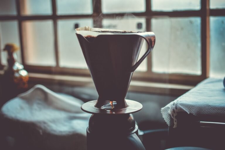 Como Escolher a Melhor Cafeteira Elétrica em 2026: Guia Completo Para Fazer Café Perfeito em Casa Sem Errar na Compra